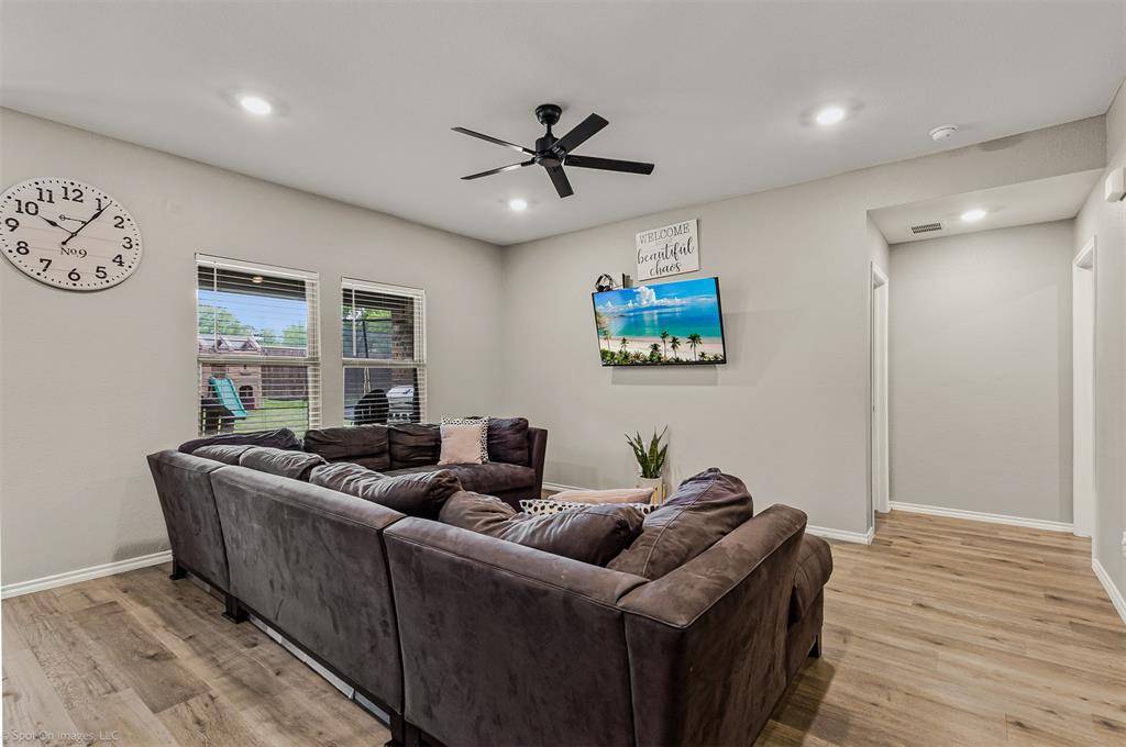 1818 Pecan Valley Drive, Kaufman, TX 75142