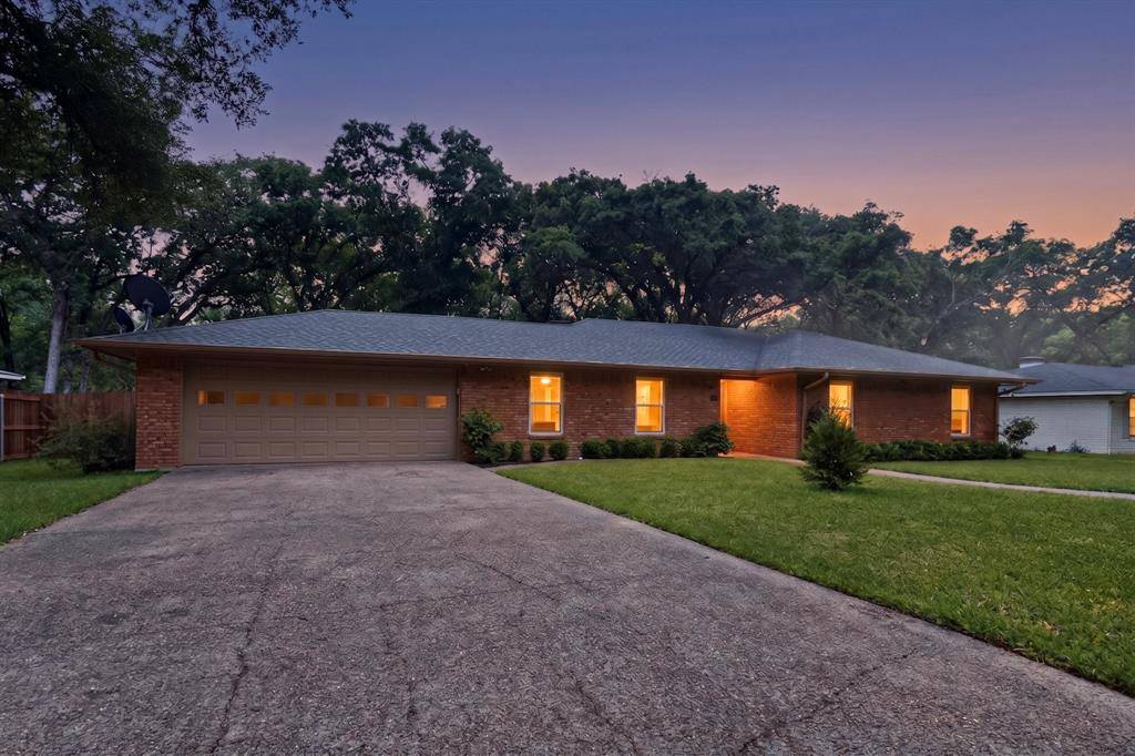 1413 Bowie, Corsicana, TX 75110