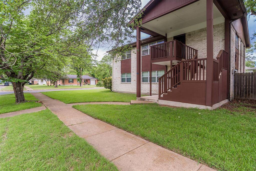 508 W Baylor Street #B, Ennis, TX 75119