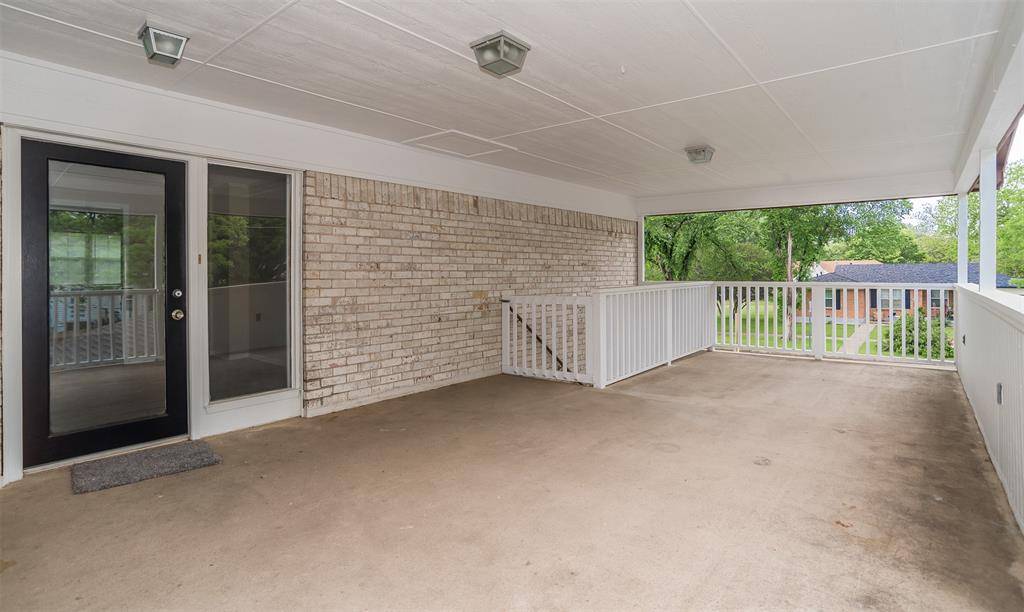 508 W Baylor Street #B, Ennis, TX 75119