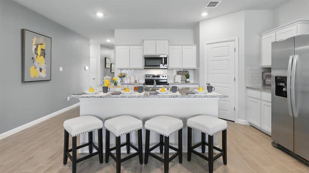 427 SUNDAY SILENCE Way, Granbury, TX 76049