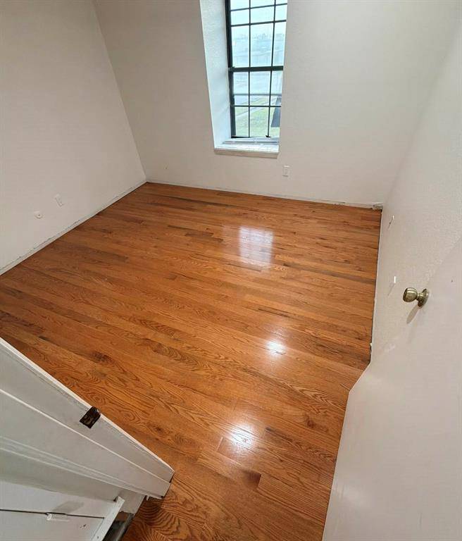 9519 Westpark Drive, Benbrook, TX 76126