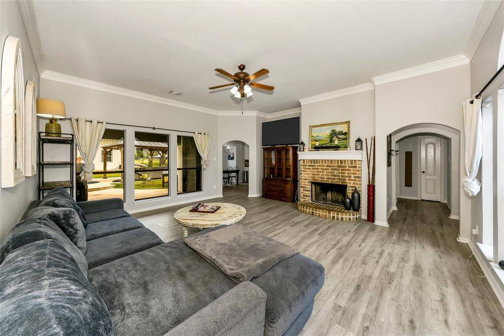 108 Patsy Lee Court, Weatherford, TX 76087