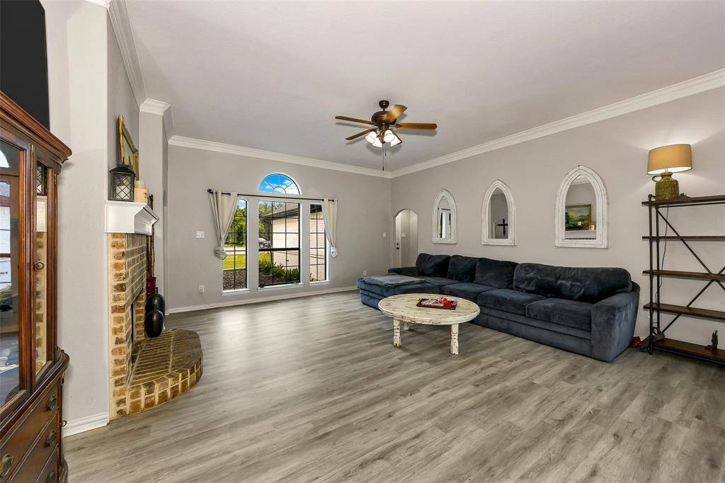 108 Patsy Lee Court, Weatherford, TX 76087