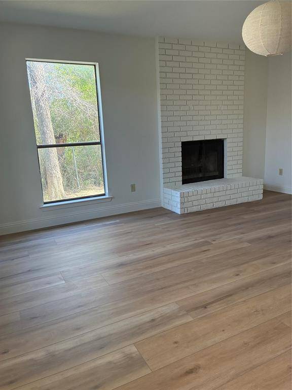 2101 Mistletoe Avenue, Fort Worth, TX 76110