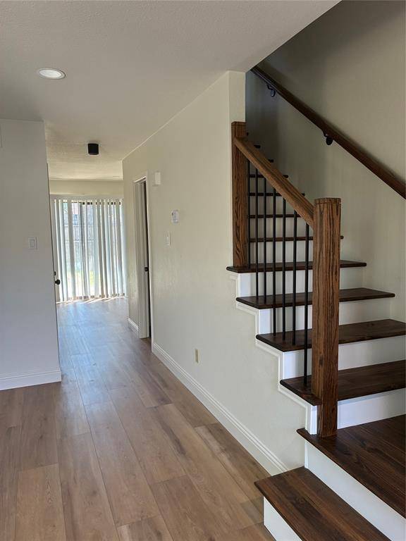 2101 Mistletoe Avenue, Fort Worth, TX 76110