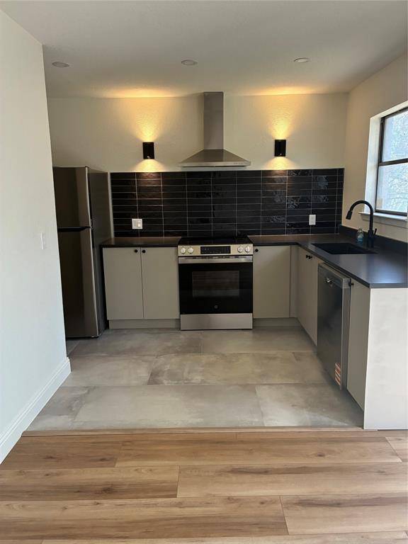 2101 Mistletoe Avenue, Fort Worth, TX 76110