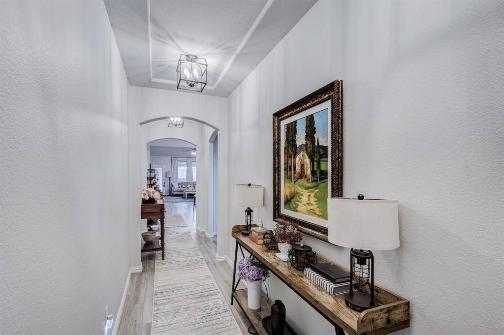 2817 Stallion Trail Way, Aubrey, TX 76227