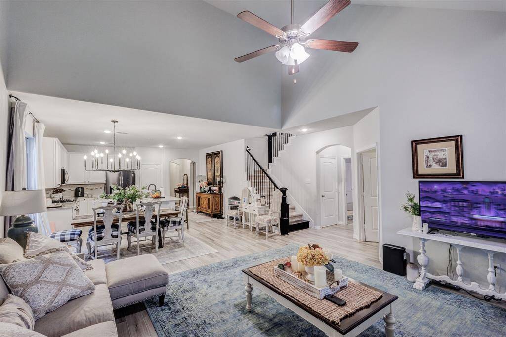 2817 Stallion Trail Way, Aubrey, TX 76227