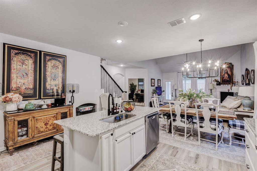 2817 Stallion Trail Way, Aubrey, TX 76227