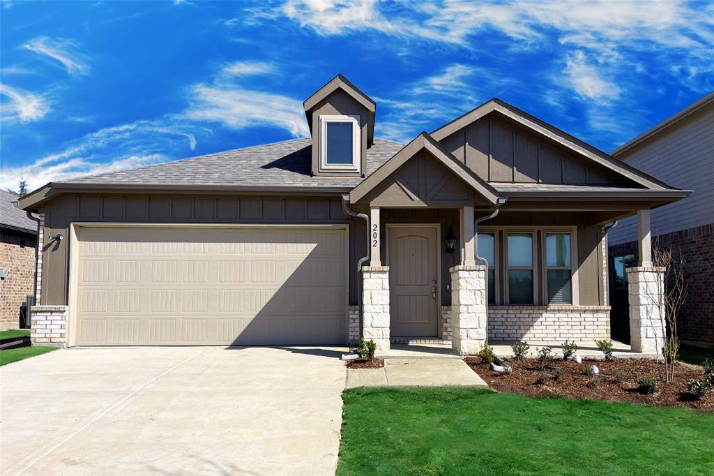 221 Woodlands Boulevard, Terrell, TX 75160