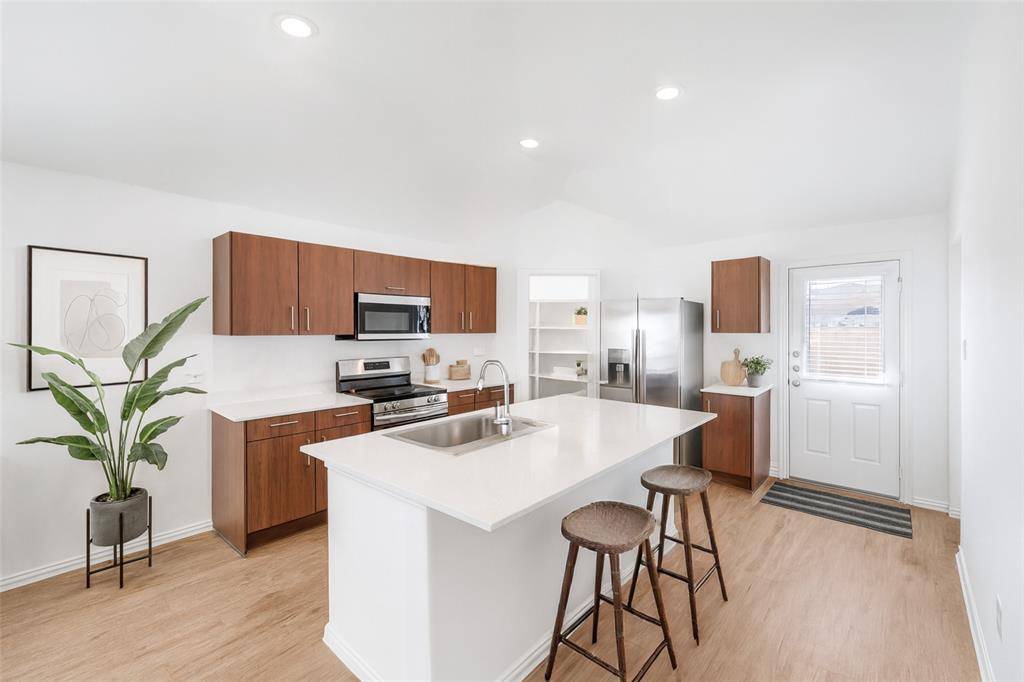 221 Woodlands Boulevard, Terrell, TX 75160