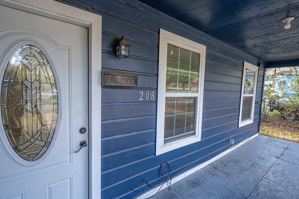 208 3rd Street, Whitesboro, TX 76273