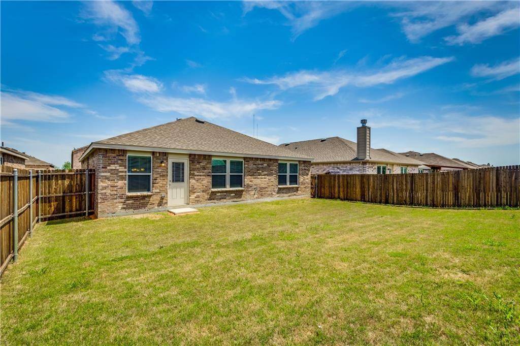 1104 Rivers Creek Lane, Little Elm, TX 75068