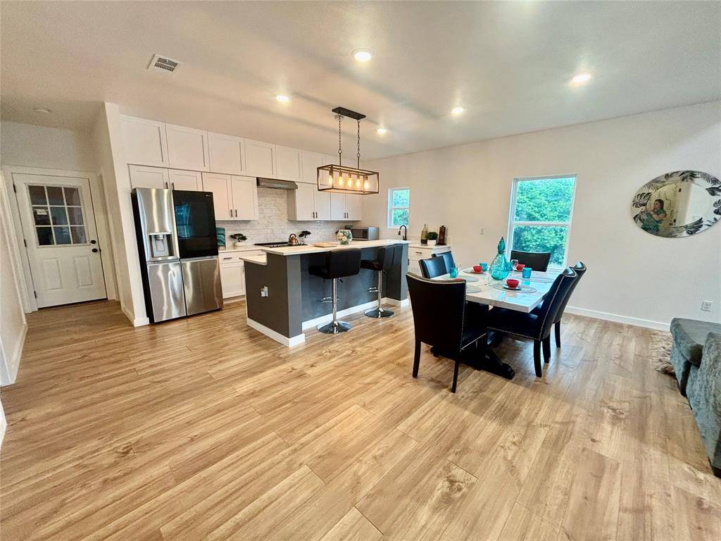 5114 Stoneridge Drive, Granbury, TX 76048