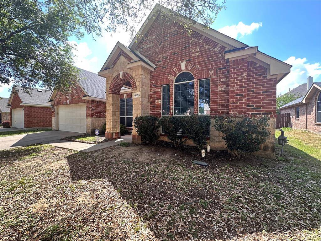 4923 Screech Owl Lane, Grand Prairie, TX 75052