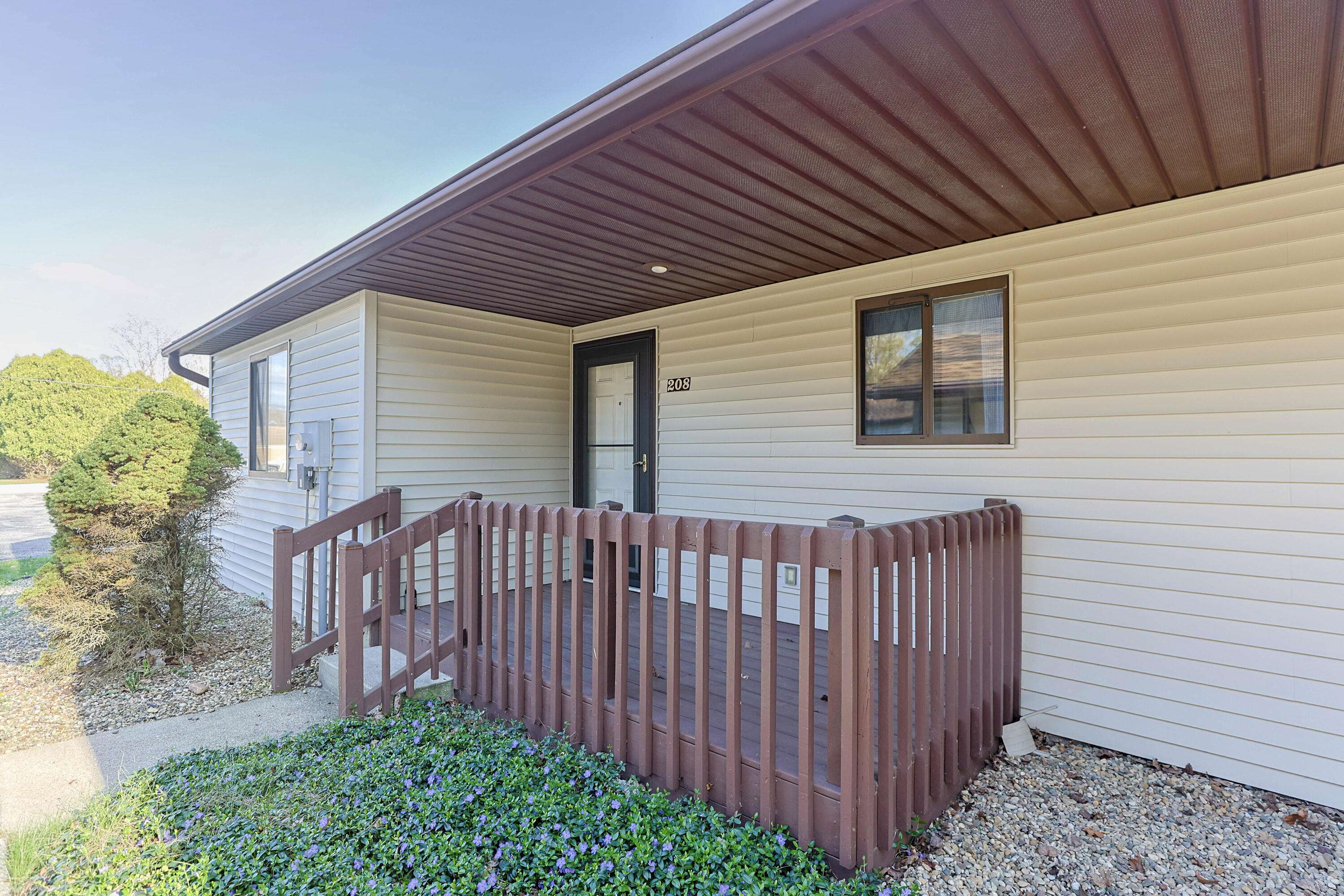 208 Christiana DR, Niles Twp, MI 49120