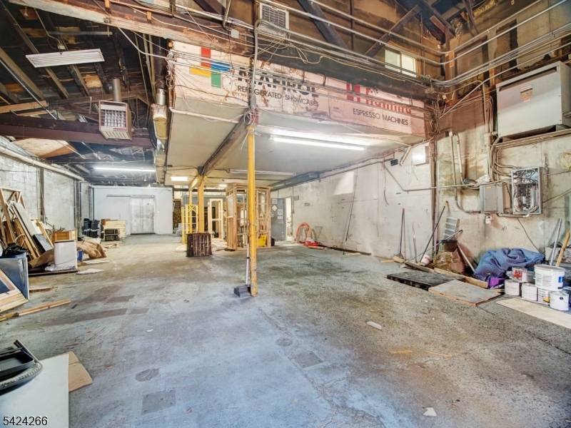 41-43 Malvern St, Newark City, NJ 07105