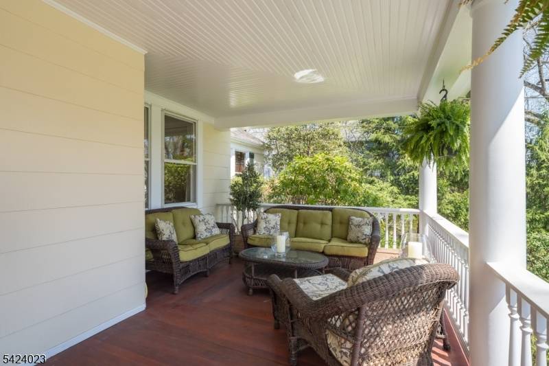 39 Oak Ridge Ave, Summit City, NJ 07901