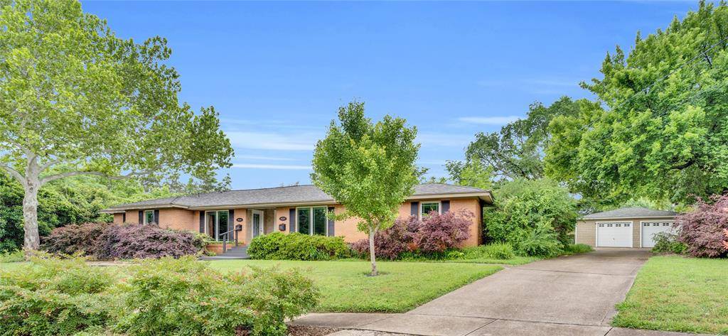 9528 Ash Creek Drive, Dallas, TX 75228