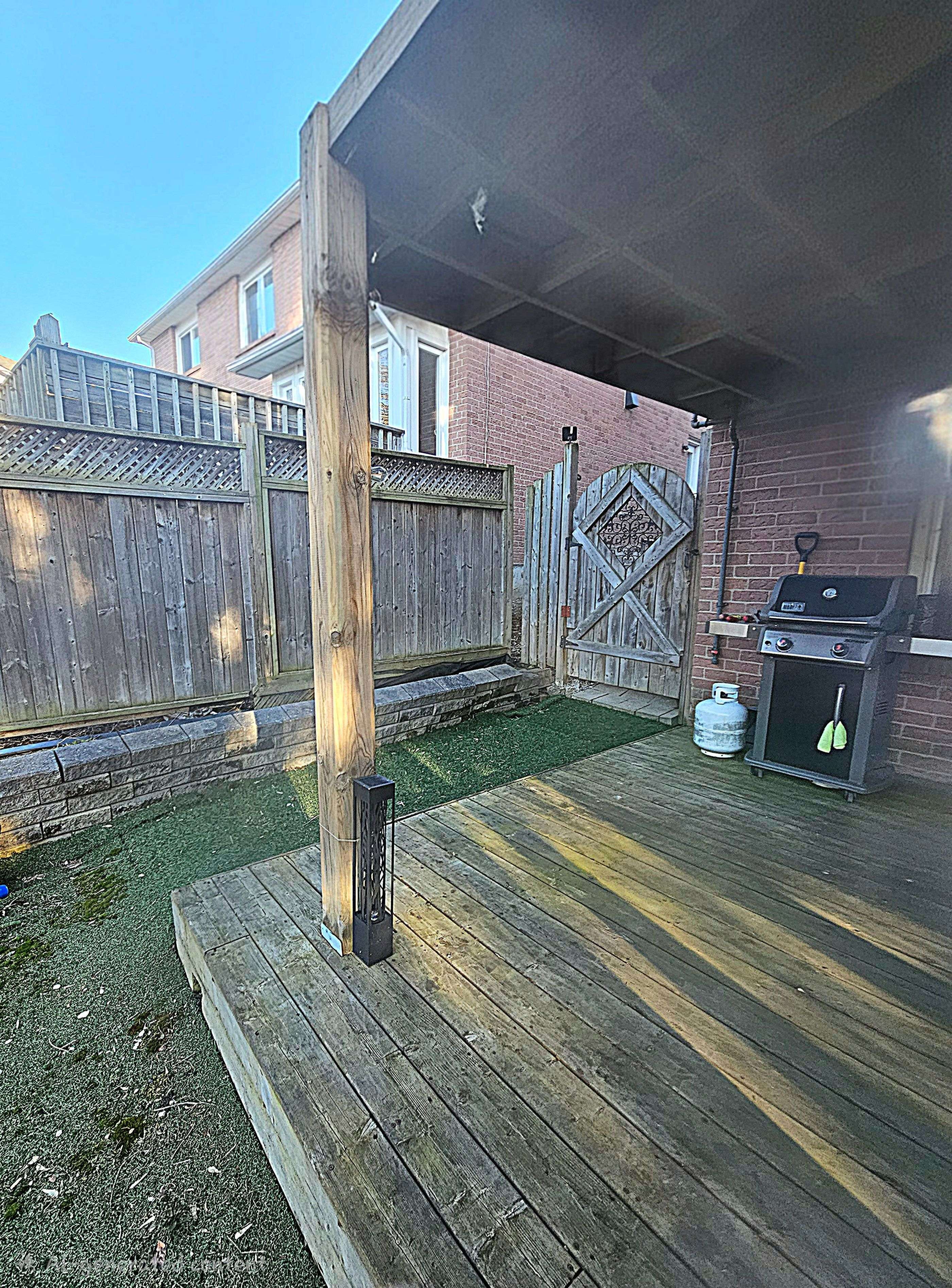 164 Timpson DR #Lower, Aurora, ON L4G 5N2