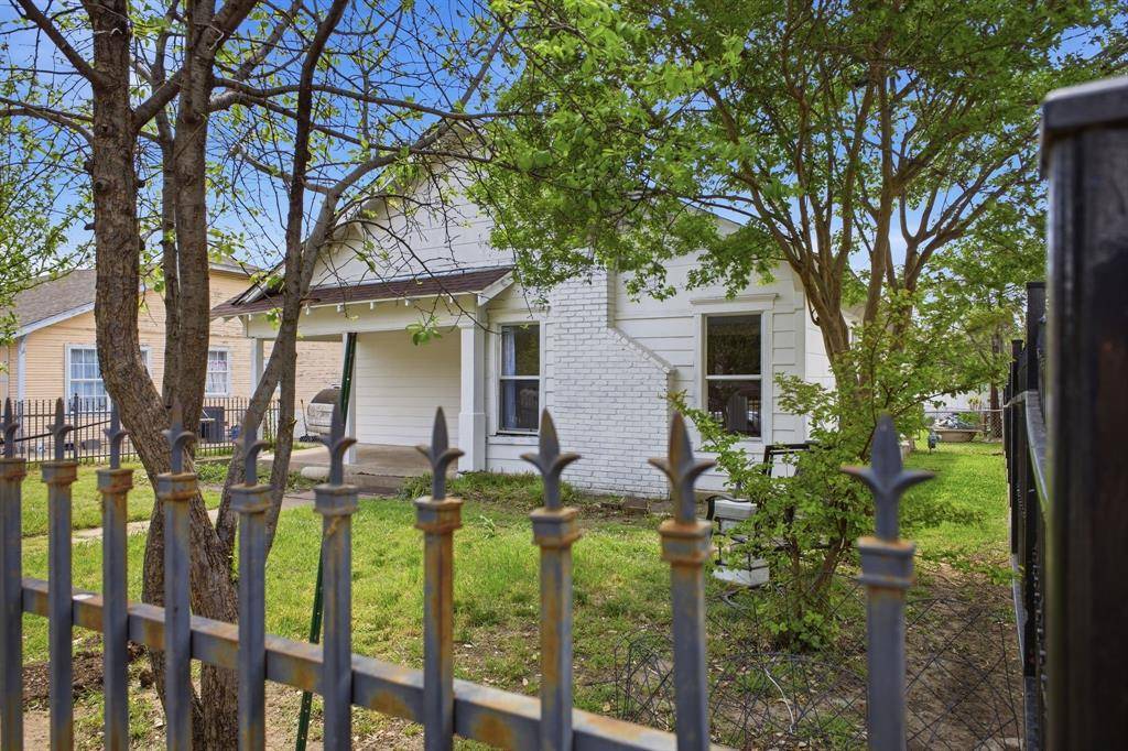 2634 Emmett Street, Dallas, TX 75211