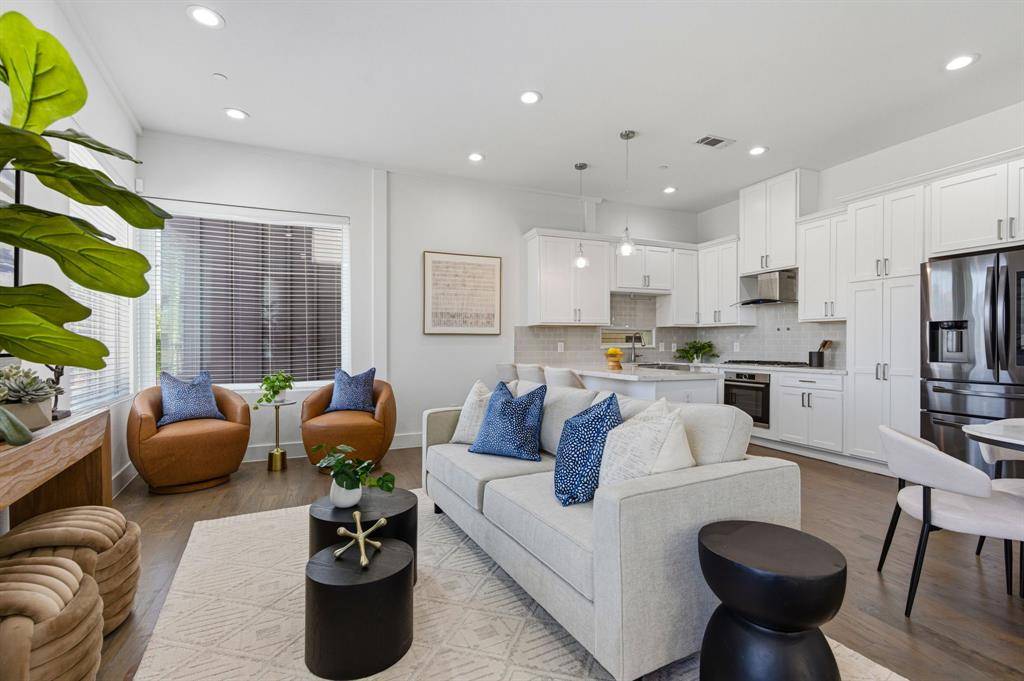 2450 N Garrett Avenue #18, Dallas, TX 75206