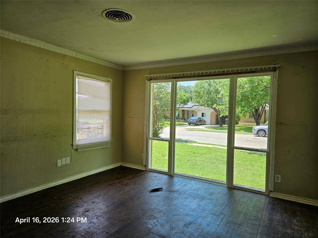 2324 Prichard Lane, Dallas, TX 75227