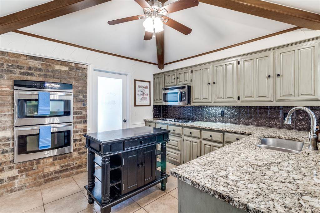 2236 Southern Circle, Carrollton, TX 75006