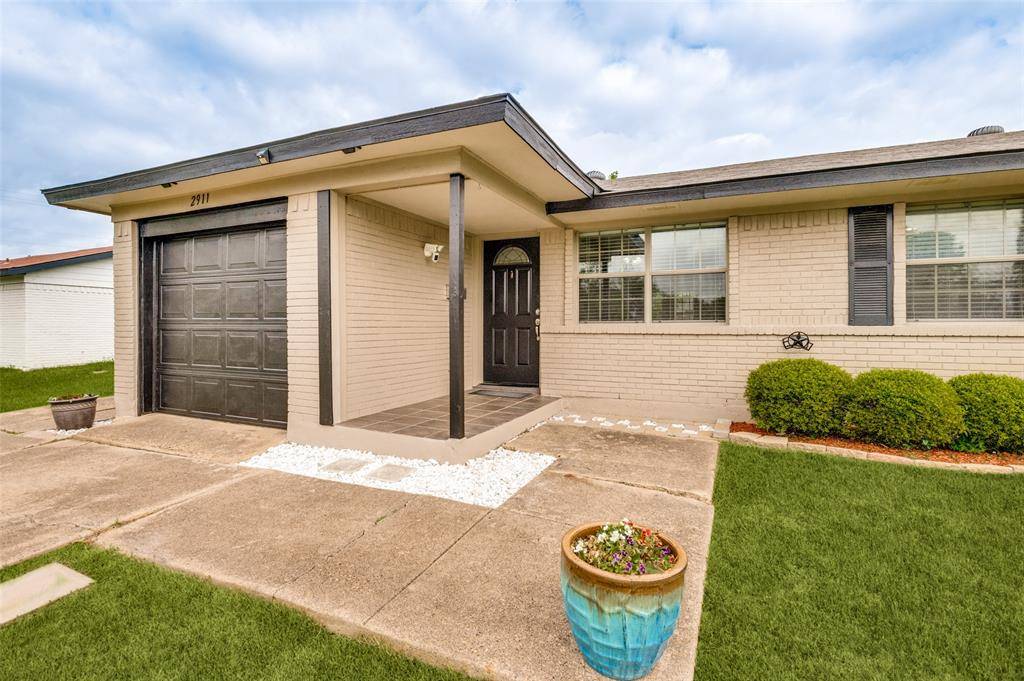 2911 Old North Road, Farmers Branch, TX 75234