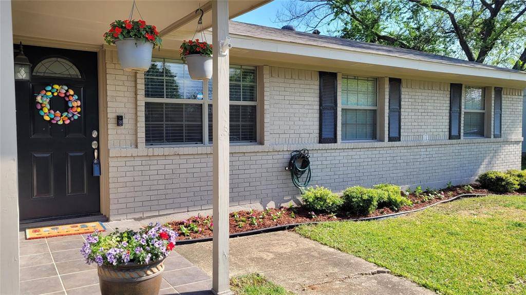 2911 Old North Road, Farmers Branch, TX 75234