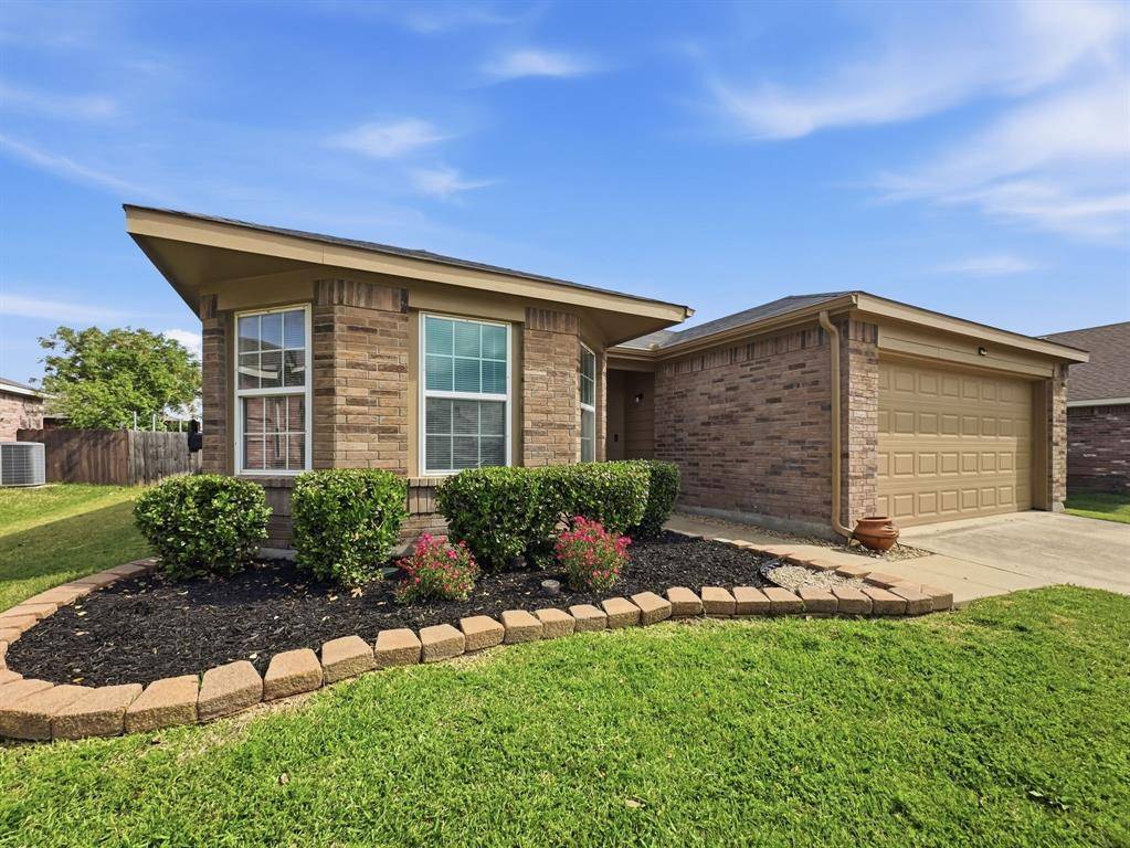 1405 Eagles Nest Trail, Krum, TX 76249