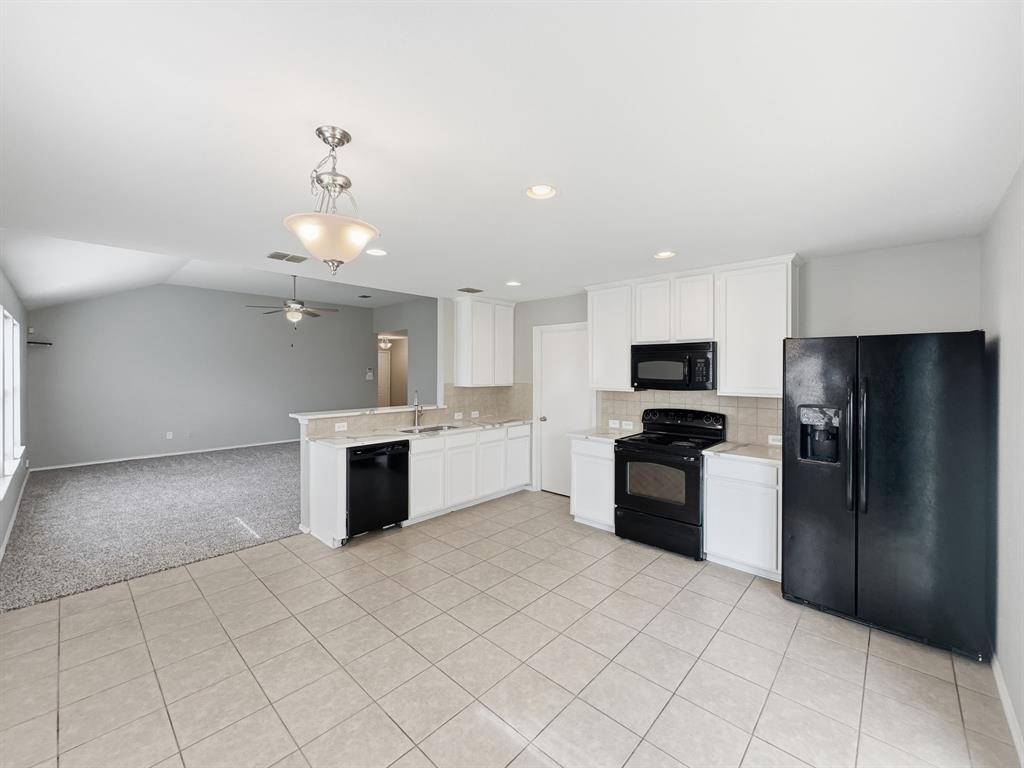 1405 Eagles Nest Trail, Krum, TX 76249