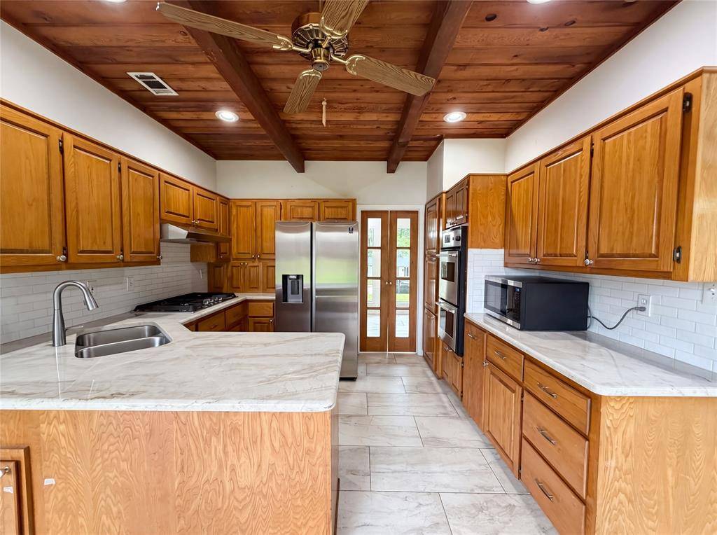 919 Rock Canyon Drive, Duncanville, TX 75137