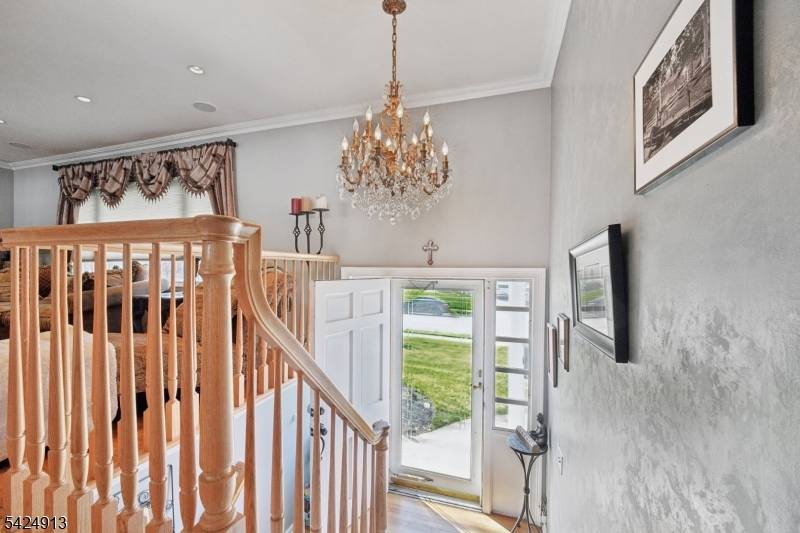 676 Rutgers Pl, Paramus Boro, NJ 07652