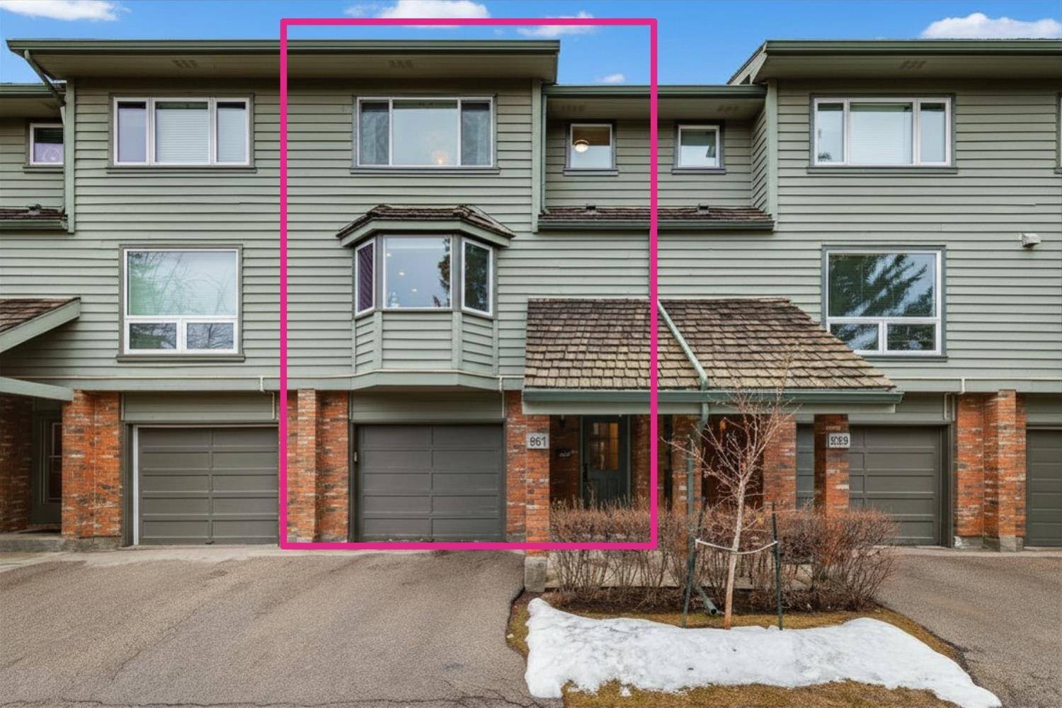 561 Point Mckay GRV NW, Calgary, AB T2E 5M7