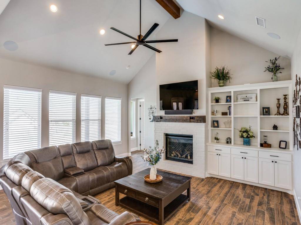 2000 Ragland Trail, Azle, TX 76020