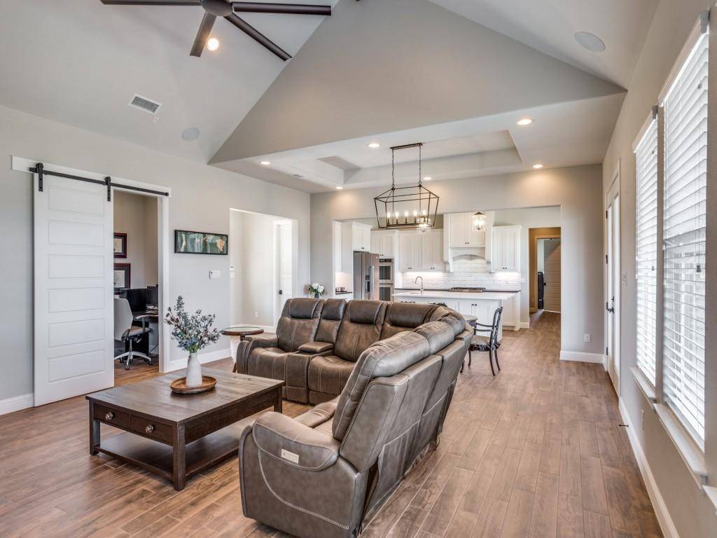 2000 Ragland Trail, Azle, TX 76020