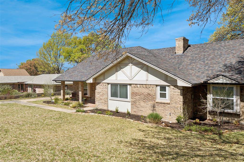 7704 Skylake Drive, Fort Worth, TX 76179