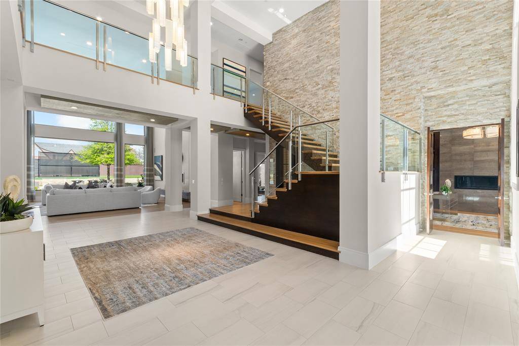 4545 Catina Lane, Dallas, TX 75229