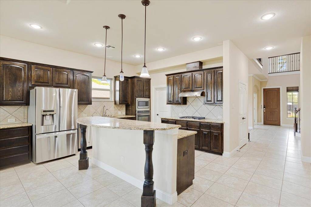 1104 Seclusion Cove Drive, Mckinney, TX 75072