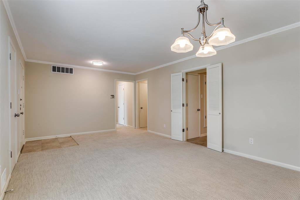 5120 Lovell Avenue, Fort Worth, TX 76107