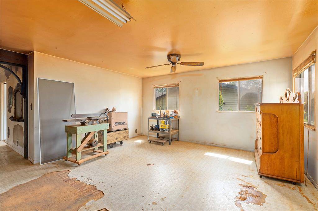 1200 Phillips Drive, Brownwood, TX 76801