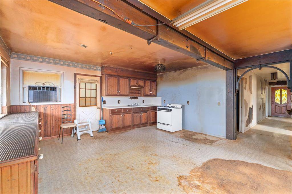 1200 Phillips Drive, Brownwood, TX 76801