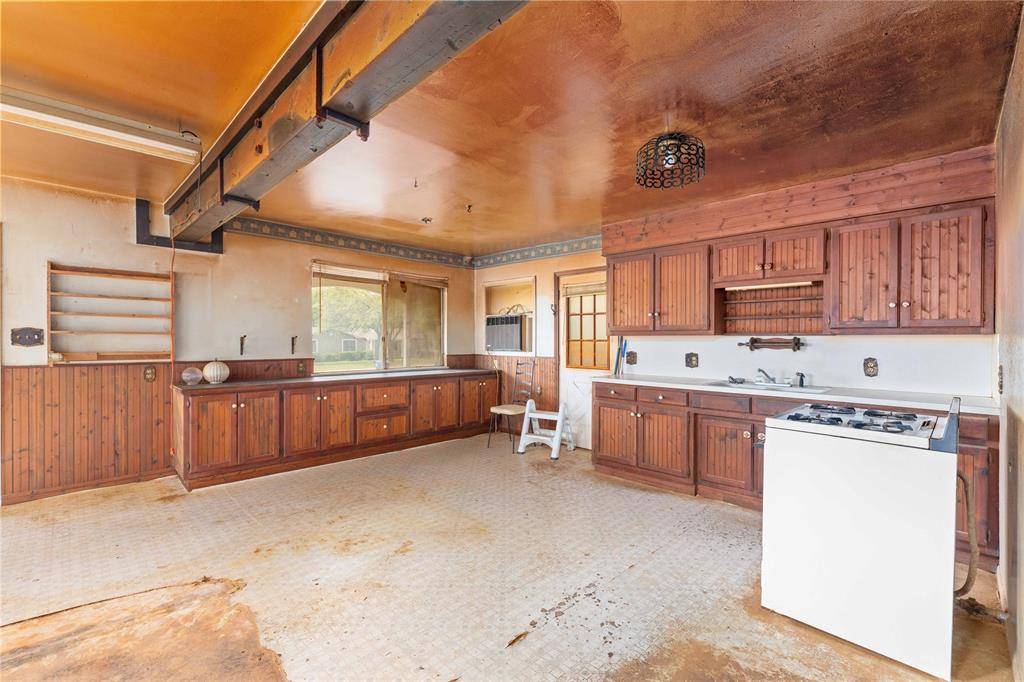 1200 Phillips Drive, Brownwood, TX 76801