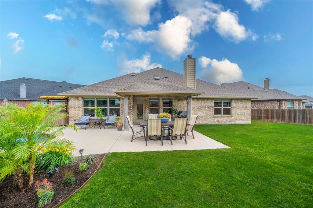 408 Valley Brook Court, Waxahachie, TX 75165