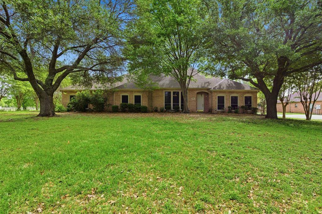 270 Brookbend Drive, Waxahachie, TX 75165