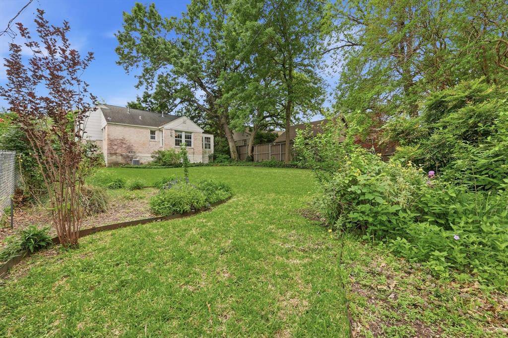 6921 HAMMOND Avenue, Dallas, TX 75223