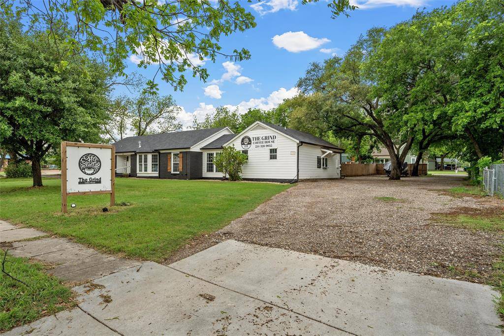 315 S Avenue G, Clifton, TX 76634