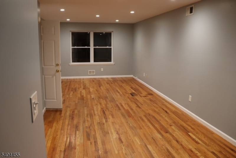 323 Bond St, Elizabeth City, NJ 07206